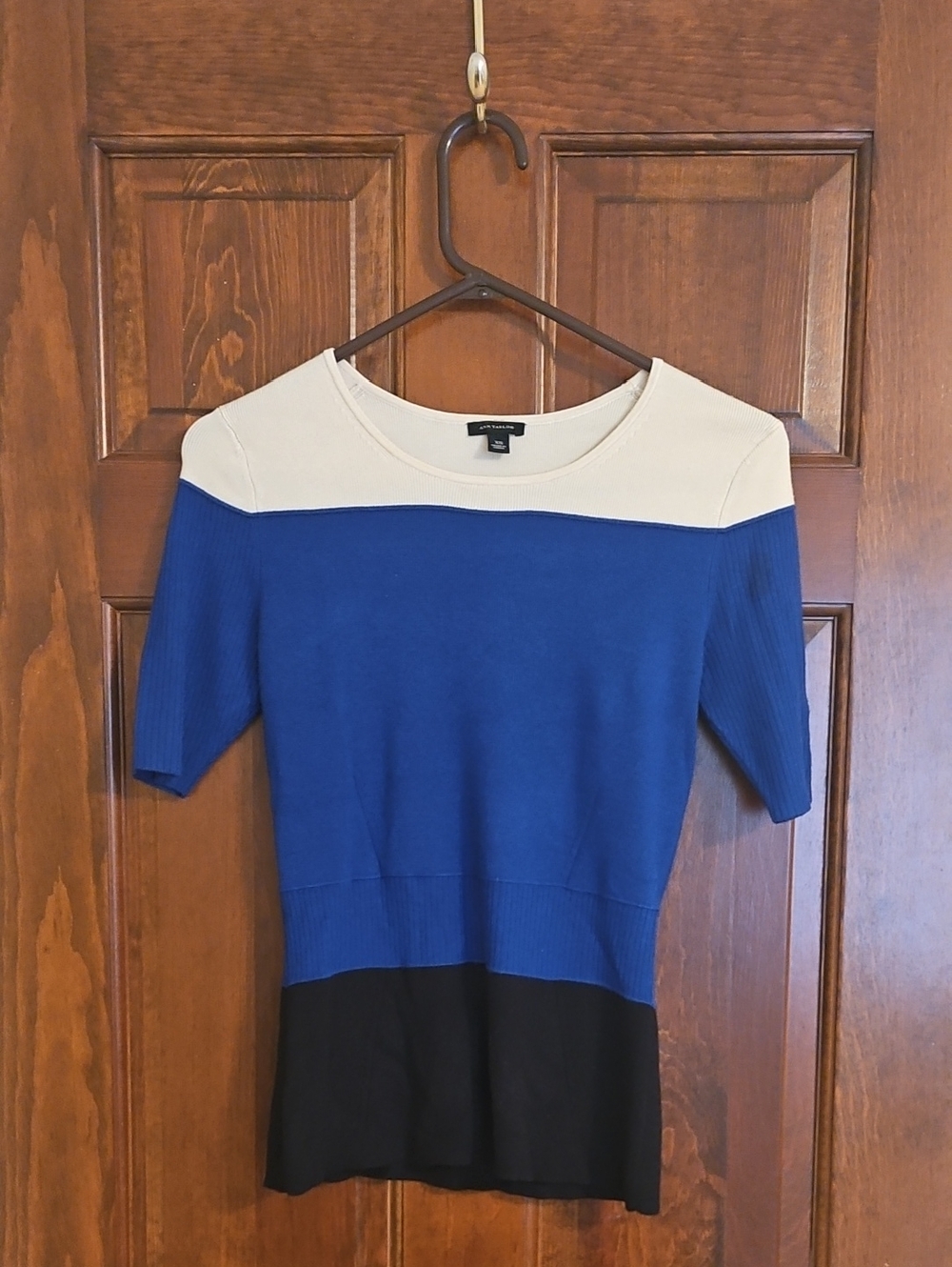 Ann Taylor Crew Neck Colorblock Sweater Tee in Cobalt, Black, Cream